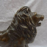 Statue de lion marron